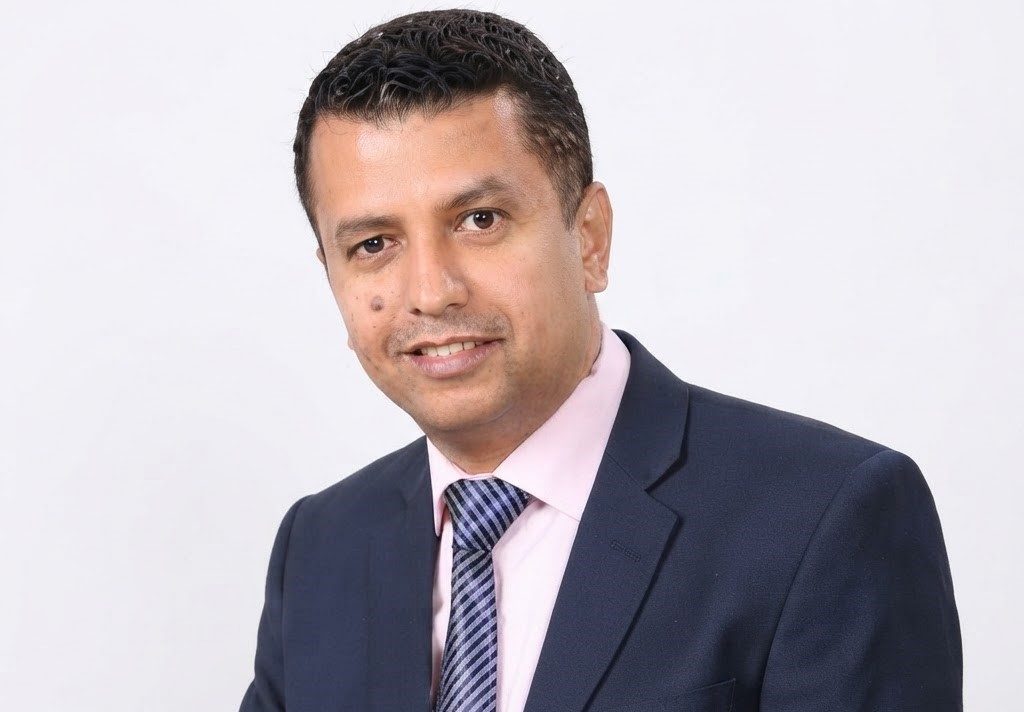 د/ مشتاق علي محمد العزعزي