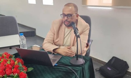 مركز إدارة الأعمال بجامعة صنعاء يناقش خطة أطروحة الدكتوراه للباحث فهمي علي الأصور