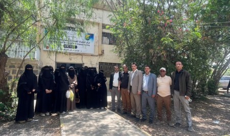 مركز الترجمة وتعليم اللغات بجامعة صنعاء يستقبل طلبة الترجمة من جامعة الأندلس في زيارة ميدانية.