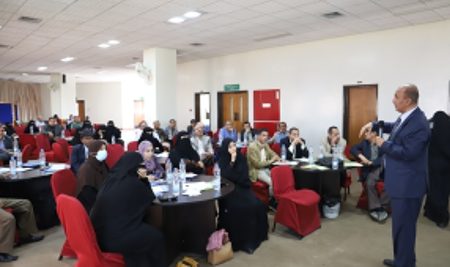 مناقشة وإقرار الخطة الاستراتيجية لكلية الطب بجامعة صنعاء