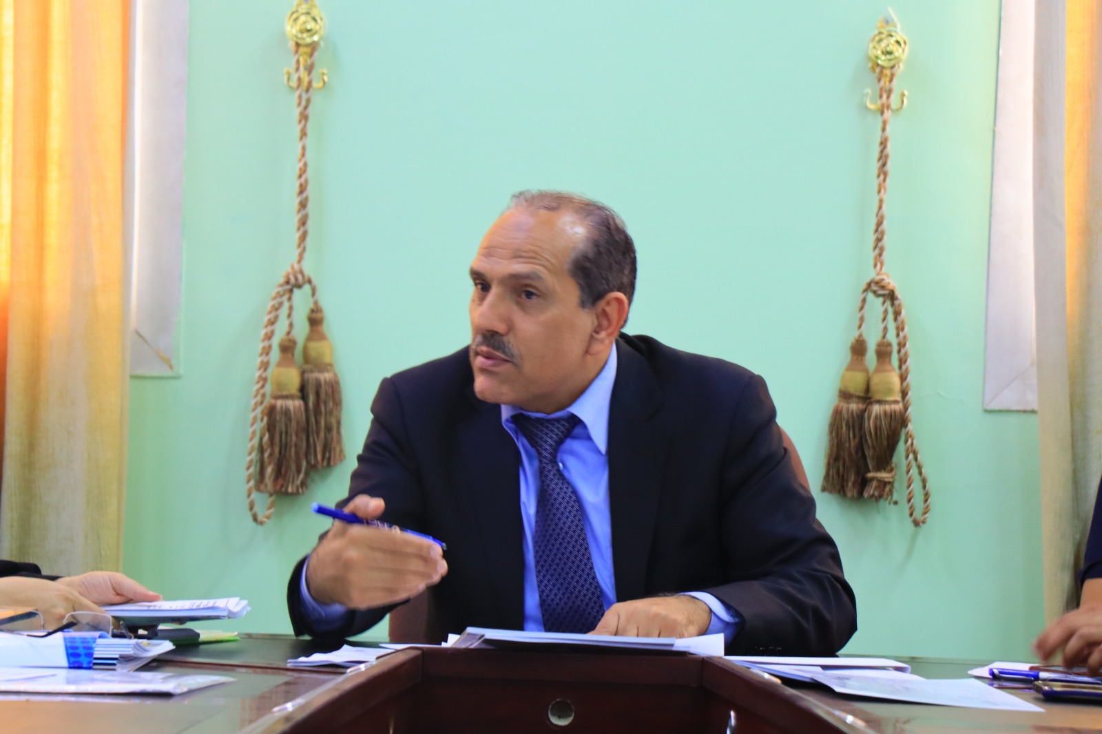 رئيس الجامعة يشدد على النهوض بأداء الدراسات العليا والبحث العلمي ويوجه بحزمة معالجات