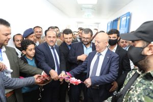 رئيس الوزراء يفتتح وحدة القسطرة القلبية وقسم الغسيل الكلوي بمركز القلب التابع لجامعة صنعاء 9