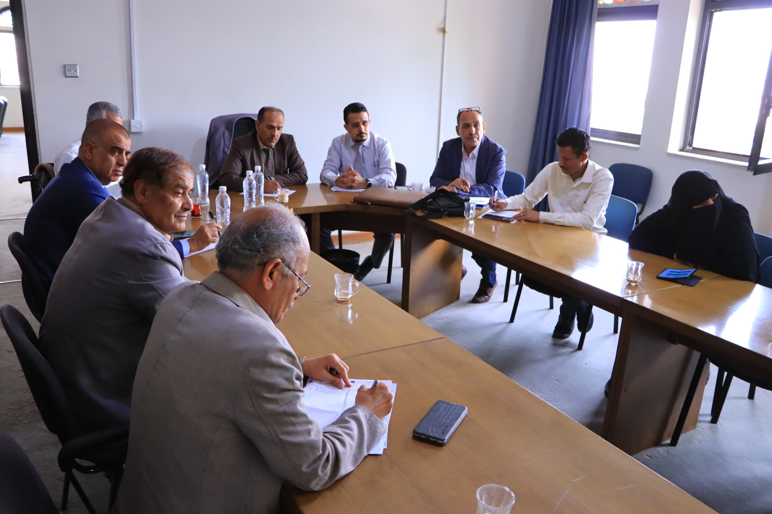 رئيس الجامعة يترأس اجتماع لجان الاعتماد الأكاديمي لاستيفاء متطلبات الاعتماد الدولي لبرنامج الطب والجراحة رئيس الجامعة يترأس اجتماع لجان الاعتماد الأكاديمي لاستيفاء متطلبات الاعتماد الدولي لبرنامج الطب والجراحة1