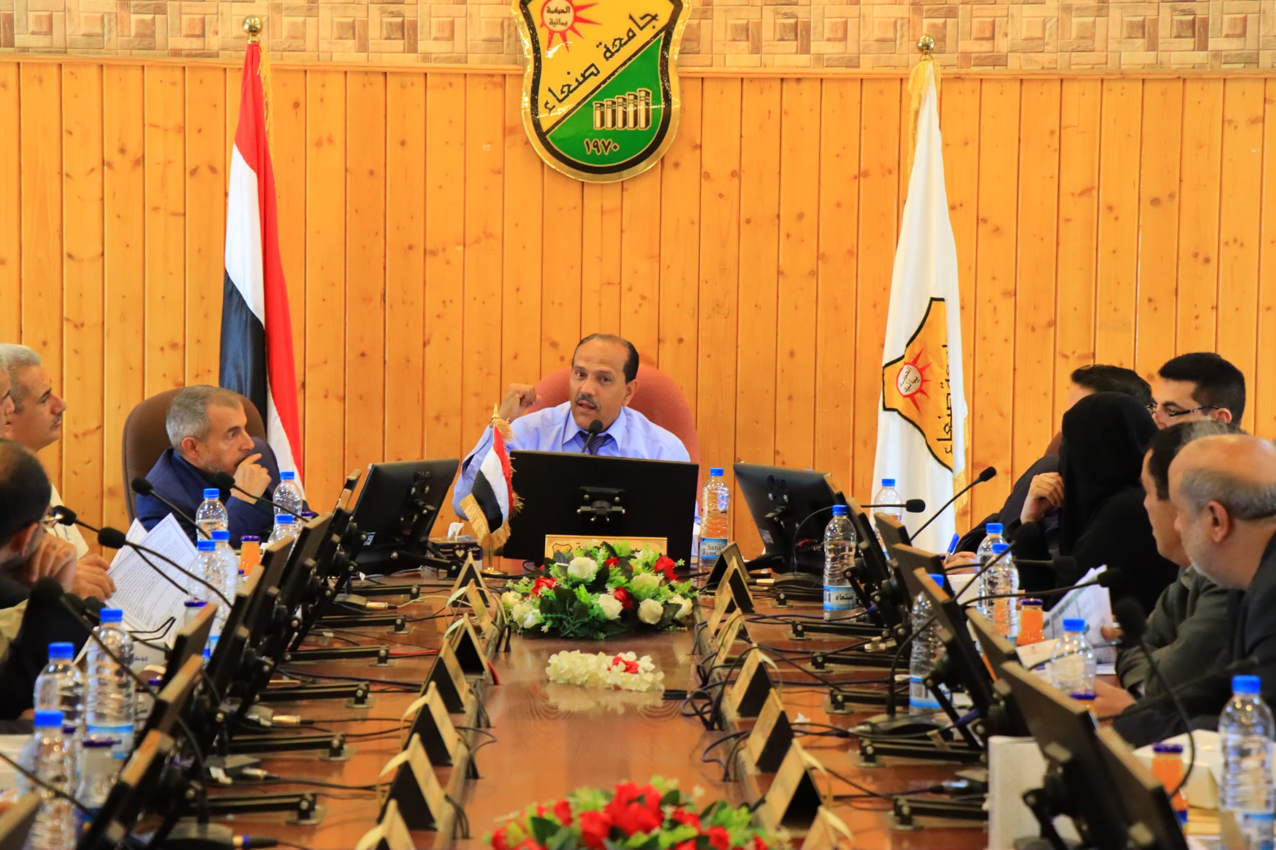 مجلس جامعة صنعاء يبارك التقدم اللافت في تصنيف "ويبوميتركس" العالمي ويقر حزمة من القرارات الأكاديمية والتنظيمية. ويبمتريكس٢