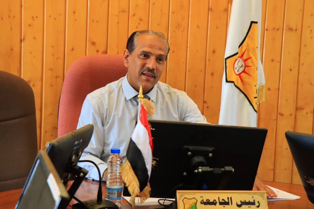 رئيس الجامعة يلتقي مسؤولي المواقع الإلكترونية في الكليات والمراكز ويشدد على جودة الأداء رئيس الجامعة يلتقي مسؤولي المواقع الإلكترونية في الكليات والمراكز ويشدد على جودة الأداء4