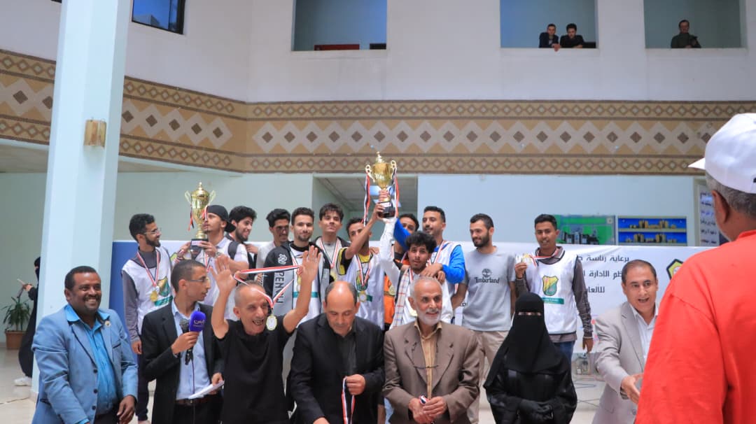 تكريم أبطال المسابقات الرياضية في كلية الطب والعلوم الصحية تكريم أبطال المسابقات الرياضية في كلية الطب والعلوم الصحية 6