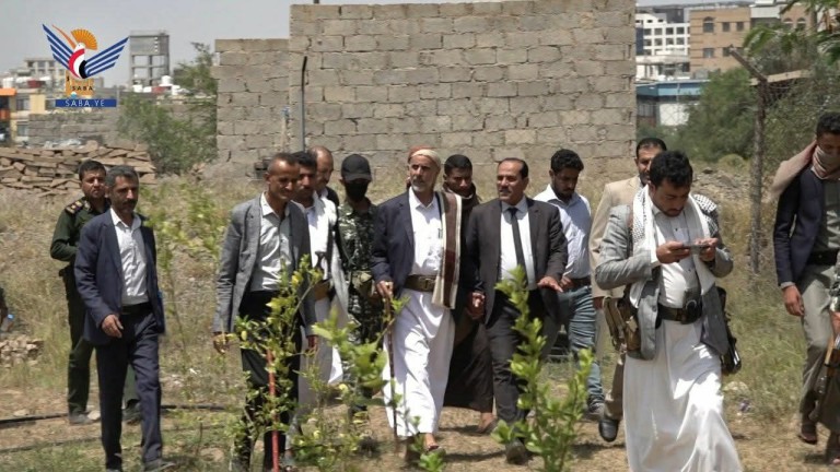 القائم بأعمال رئيس الوزراء يتفقد جامعة صنعاء ويؤكد دعم الحكومة للتعليم العالي