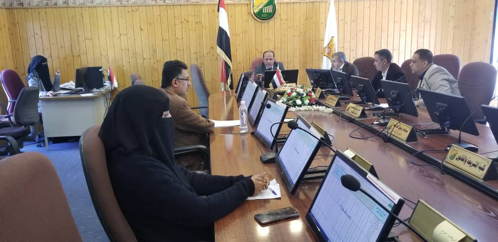 رئيس الجامعة يلتقي فريق إدخال البيانات الأكاديمية المرفوعة للخدمة المدنية١