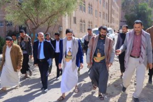 وزير التربية ورئيس جامعة صنعاء يقيّمان أوضاع « سكن الطلاب الخيري » ويعتمدان خطة تطوير مرحلية1 وزير التربية ورئيس جامعة صنعاء يقيّمان أوضاع « سكن الطلاب الخيري » ويعتمدان خطة تطوير مرحلية1