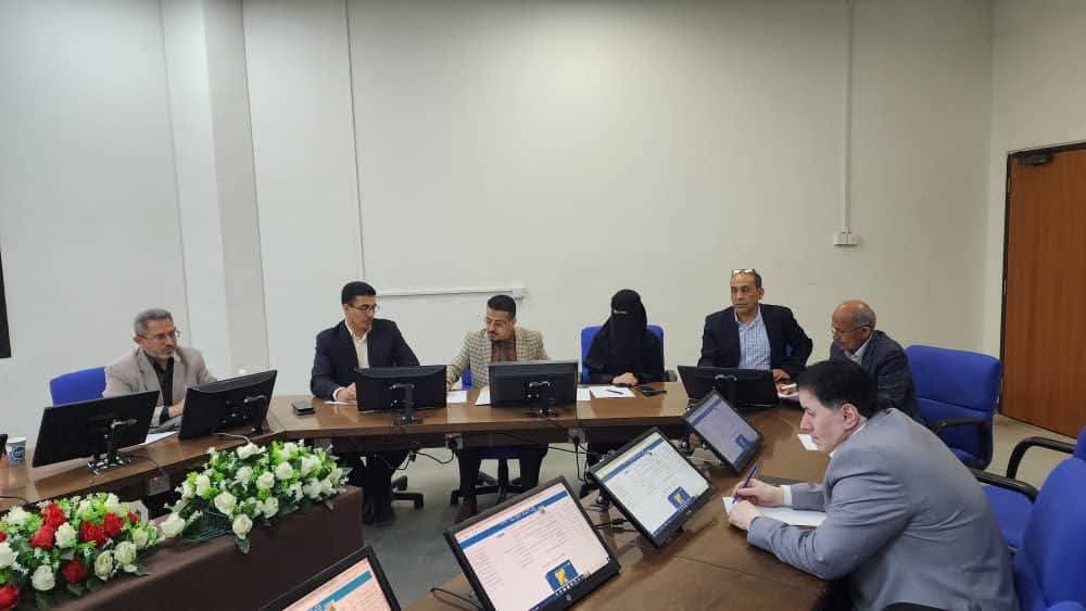 جامعة صنعاء تعزّز حضورها الرقمي عبر لقاءات متخصصة بكلّيتي الطب والصيدلة