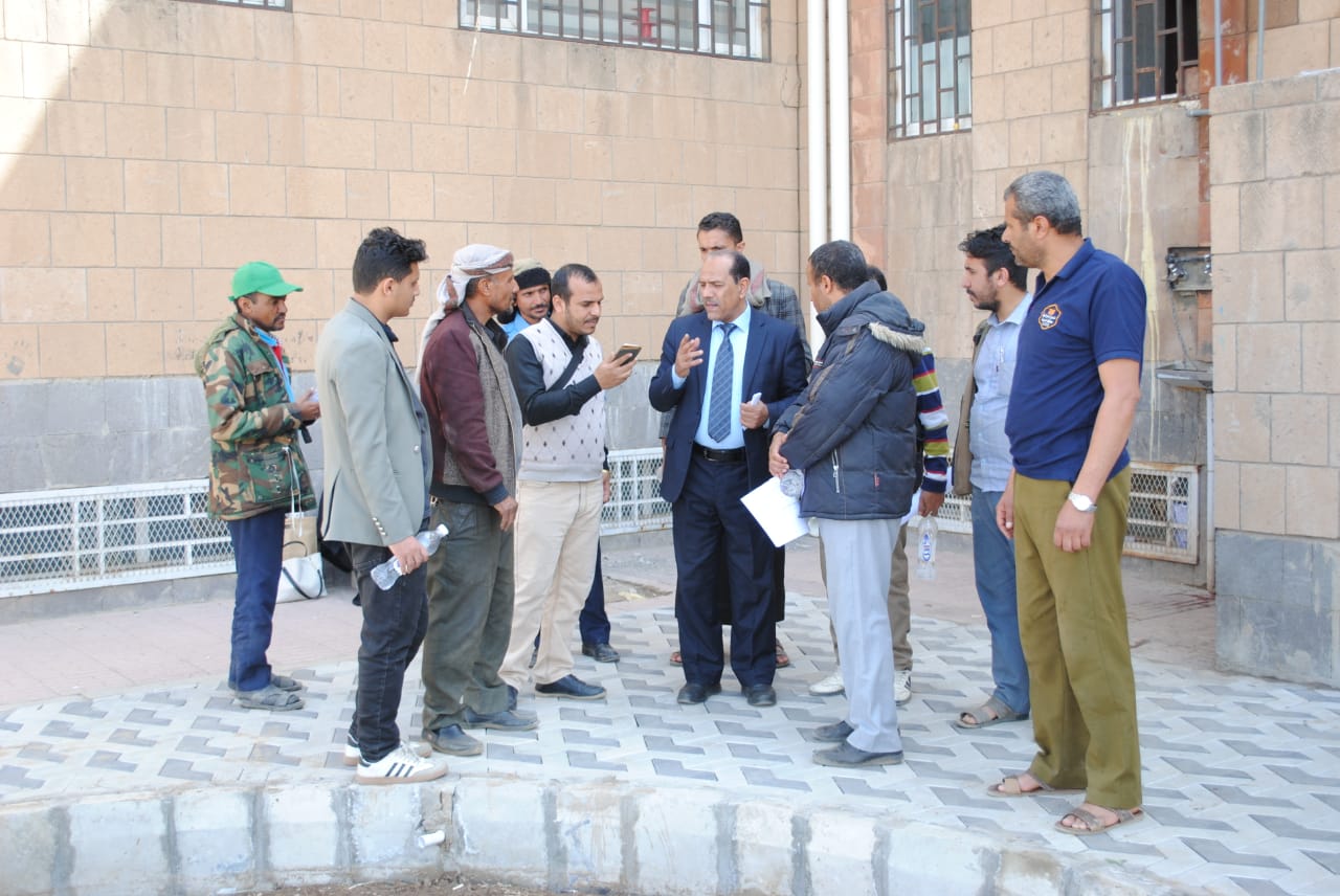 رئيس الجامعة يتفقد استكمال تجهيز موقع الأشعة السِّنية الرقمية الحديثة بكلية طب الأسنان