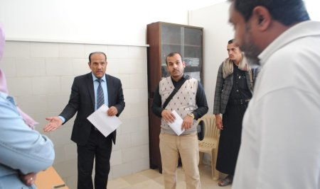 رئيس الجامعة يتفقد استكمال تجهيز موقع الأشعة السِّنية الرقمية الحديثة بكلية طب الأسنان