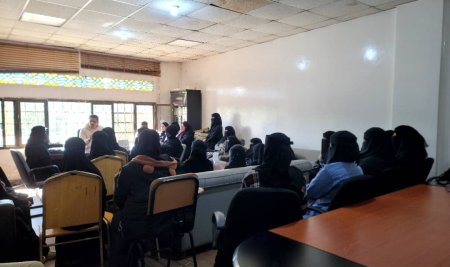 قسم الترجمة بكلية اللغات ينظم زيارة ميدانية لطلبة المستوى الثالث إلى مركز الترجمة وتعليم اللغات بجامعة صنعاء