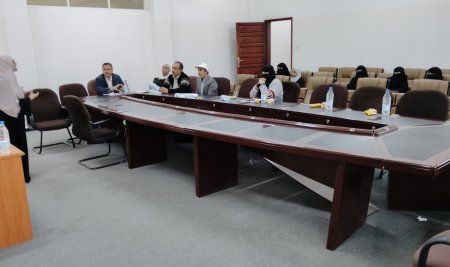 قسم اللغة الإنجليزية يناقش خطة أطروحة الدكتوراه للباحثة صبرية الثور