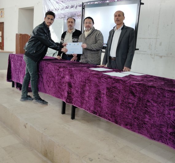 كلية اللغات بجامعة صنعاء تقيم حفل تكريم لطلابها المتميزين في الأنشطة واللجان الطلابية - صورة30