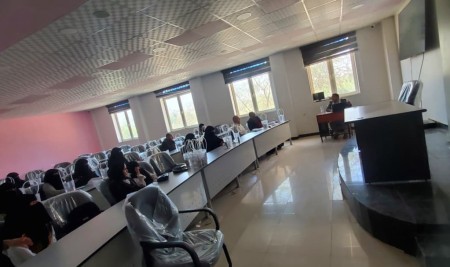 قسم اللغة العربية بكلية اللغات بجامعة صنعاء يناقش أبحاث تخرج الدفعة العاشرة