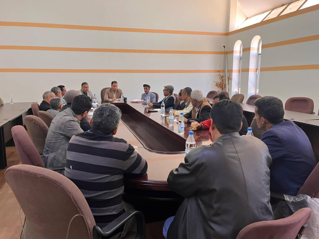 لقاء موسع للقيادات الإدارية في كلية التجارة والاقتصاد