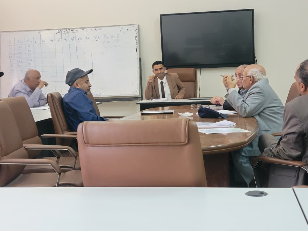 قسم إدارة الأعمال يعقد سمنارا علميا لمناقشة خطة اطروحة دكتوراه