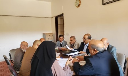 مجلس كلية الشريعة والقانون بجامعة صنعاء يعقد اجتماعه الثامن للعام الجامعي 2025–2026م