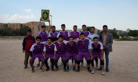 فريق كلية الصيدلة يتأهل إلى نصف النهائي