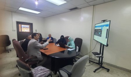 مساعد رئيس الجامعة يتفقد الموقع الإلكتروني والتواصل الاجتماعي بكلية الطب البيطري.