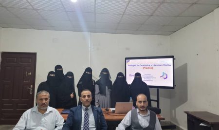 اختتام الورشة التدريبية في إعداد وكتابة الدراسات السابقة لطلبة الدراسات العليا بمركز الترجمة وتعليم اللغات