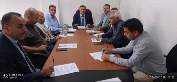 مجلس إدارة مركز الترجمة وتعليم اللغات بجامعة صنعاء يعقد اجتماعه الدوري الأول للعام الجامعي 2025م/1446هـ