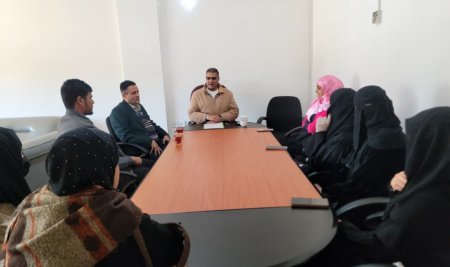 مركز الترجمة وتعليم اللغات بجامعة صنعاء يستقبل طلبة إعلام جامعة العلوم والتكنولوجيا في زيارة معرفية نوعية.