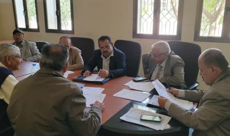 اللجنة العلمية بمركز الدراسات السياسية والاستراتيجية بجامعة صنعاء تقر نتائج طلاب دبلوم غير المتخصصين