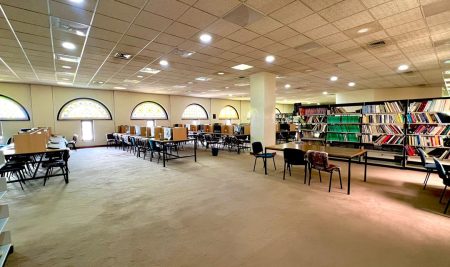 صور من مكتبة الكلية