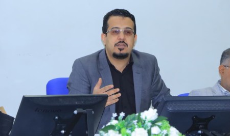 تحضيرات مبكرة للعام الجامعي القادم.. اجتماع موسّع بكلية الطب لمناقشة آلية تنفيذ البرنامج الهجين المتكامل  للطب البشري