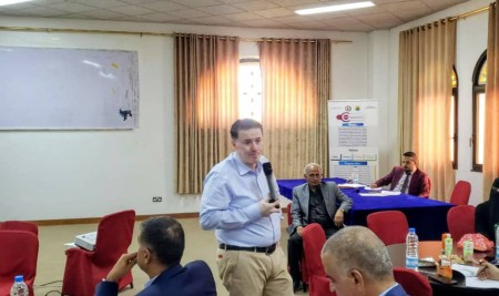 كلية الطب والعلوم الصحية بجامعة صنعاء تنظم ورشة عمل لمناقشة ومتابعة ملفات المقررات وتقرير البرنامج