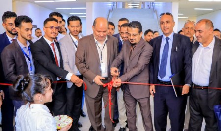 كلية الطب بجامعة صنعاء تدشن أعمال المؤتمر العلمي الثامن والثلاثين لمناقشة أبحاث تخرج (الدفعة 38)