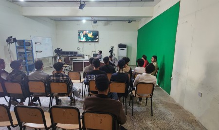إذاعة وتلفزيون إعلام صنعاء تناقش تطبيقات عملية في الإخراج والإنتاج التلفزيوني