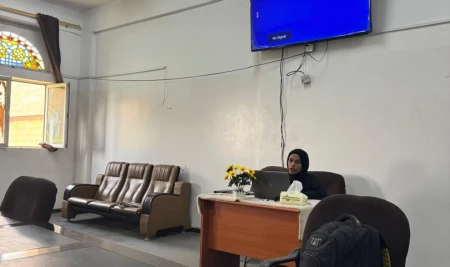 قسم الترجمة بكلية اللغات بجامعة صنعاء يناقش خطة رسالة الماجستير للباحثة هدى سيف