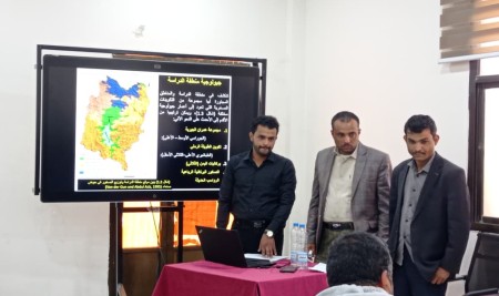مناقشة مشاريع تخرج في قسم علوم الأرض بكلية البترول والموارد الطبيعية-جامعة صنعاء