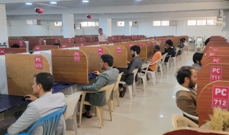 إتمام امتحانات المستويين الأول والثالث بكلية البترول والموارد الطبيعية