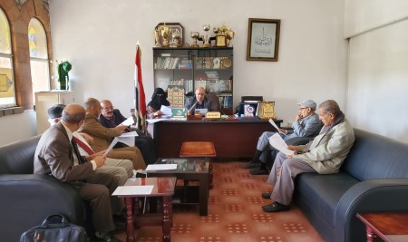 Sana’a University’s Faculty of Sharia and Law HoldsTenth Regular Council Meeting