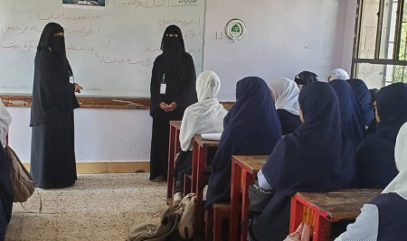 متدربات الخدمة الاجتماعية ينفذن برنامجًا توعويًا حول القلق والتوتر وتنظيم الوقت بمدرسة الشهيد العصيمي