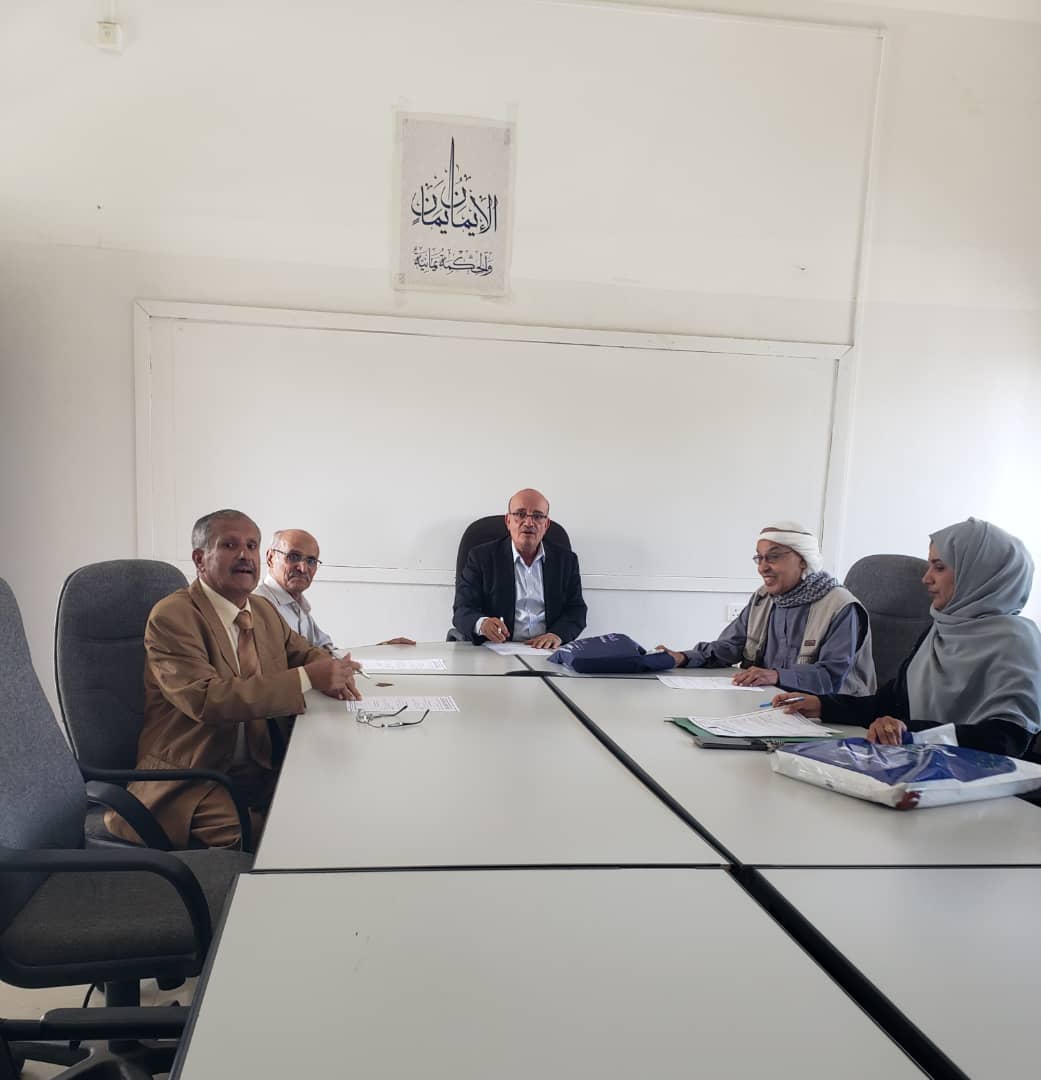 اللجنة الأكاديمية بكلية الآداب والعلوم الإنسانية تعقد اجتماعها الدوري الرابع للعام الجامعي 1448هـ