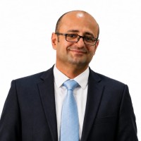 د.أكرم عثمان