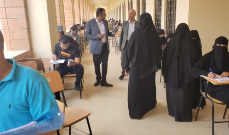 كلية الصيدلة تُجري امتحان الكفاءة للمتقدمين لشغل وظيفتي مدرس ومعيد.