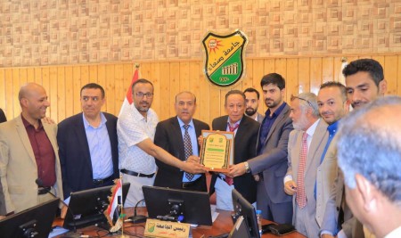 رئيس مجلس إدارة شركة سبأ فارما يعلن عن مبادرة لدعم البحث العلمي وتطوير معامل كلية الصيدلة بمنحة سنوية تتراوح بين 100 و 200 ألف دولار .