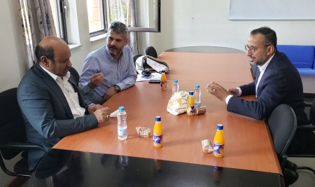 عميد كلية الصيدلة بجامعة صنعاء يستقبل رئيس الهيئة العليا للأدوية لبحث تعزيز التعاون المشترك