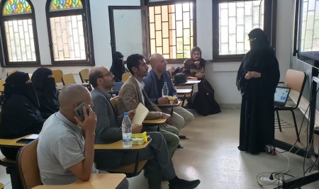 قسم الكيمياء الدوائية والتحليلية والعضوية بكلية الصيدلة جامعة صنعاء يناقش خطة الماجستير للباحثة سباء محمد ناجي الهروش