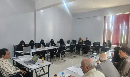 مناقشة خطط عدد من رسائل   الماجستير  وأطروحات الدكتوراه لباحثي مركز التنمية الشاملة