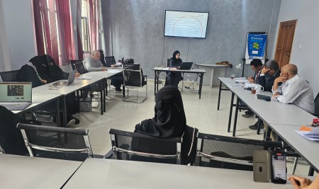 مركز أبحاث التنمية الشاملة يناقش عدداً من خطط أبحاث طلاب الدراسات العليا في المركز