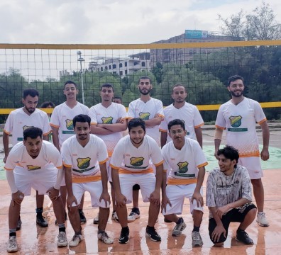 فريق كلية الطب والعلوم الصحية يتأهل إلى نصف نهائي بطولة الكرة الطائرة بجامعة صنعاء