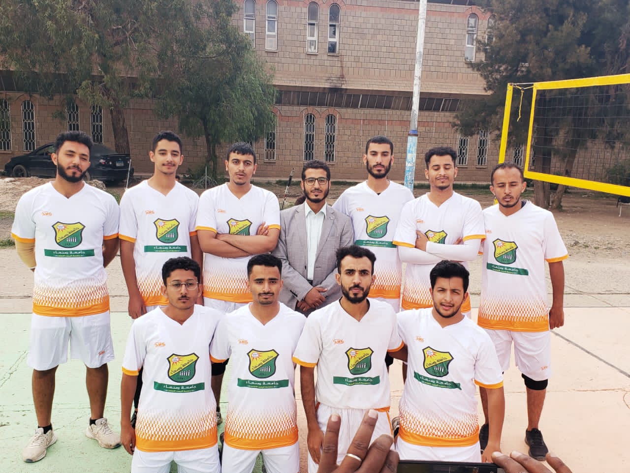 فريق كلية الطب والعلوم الصحية يحصد المركز الثالث في بطولة الكرة الطائرة