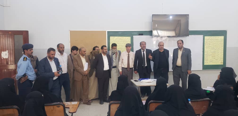 رئيس الجامعة يزور كلية الشريعة والقانون ويؤكد اهميتها في إعداد الكوادر القضائية والقانونية باليمن